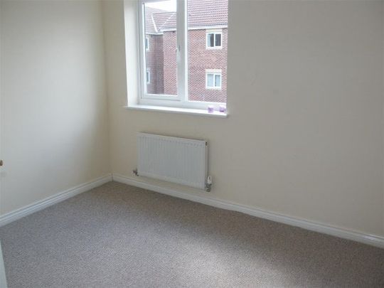 Kings Walk, Mansfield, NG18 - Photo 1