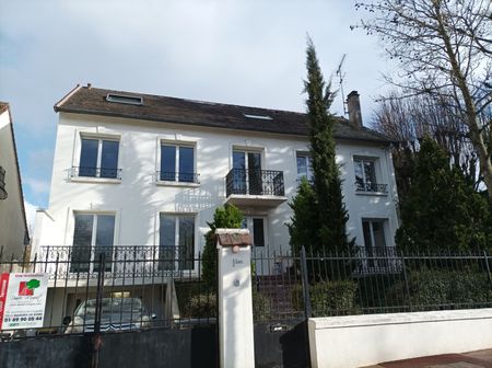 F3 DANS UNE PETITE RESIDENCE DE STANDING - Photo 3