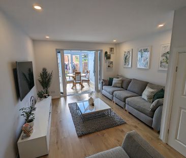 Modern Two Bedroom Terraced House to Rent in Lower Earley, Reading - Photo 4