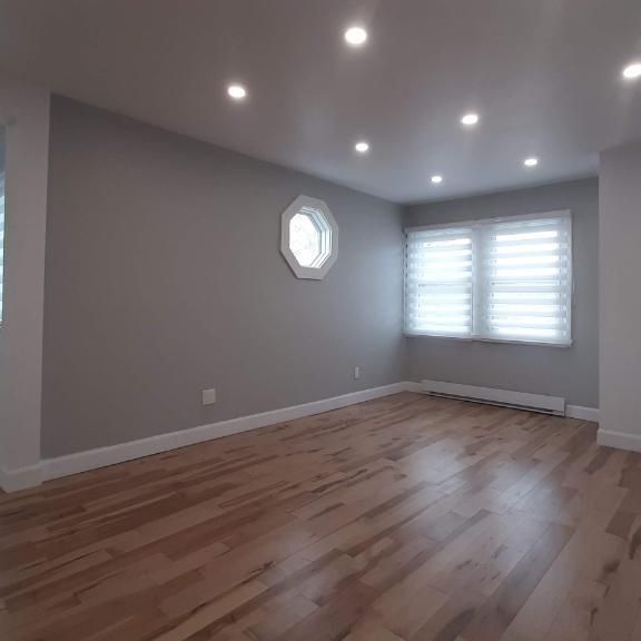 Maison détachée à louer, 4 ch, 2 SDB, stationnement arrière, air climatisé, terrasse arrière, 2 min du métro Monk (ligne verte) - Photo 1