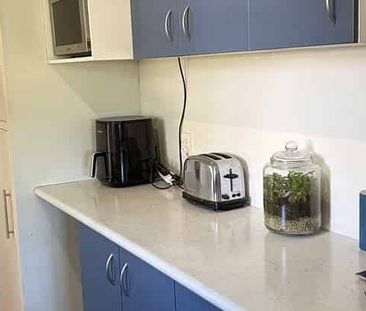 Charming 3BR Home Near Raumati Beach! - Photo 4