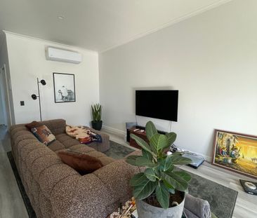 Burleigh Waters - Photo 1