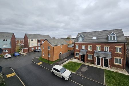 Tame Close - Photo 2