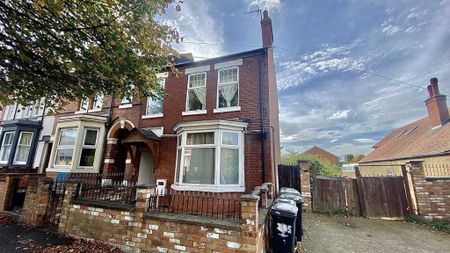 1 bedroom in a house share to rent - Photo 5