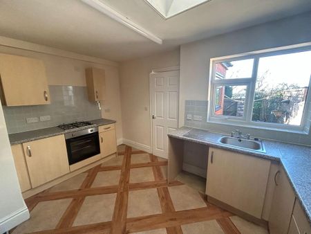 2 bedroom terraced house to rent - Photo 4