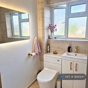 1 bedroom in a house share to rent - Photo 3