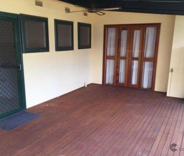 MOVE IN & RELAX - MODERN FAMILY HOME IN GILLES PLAINS - Photo 3