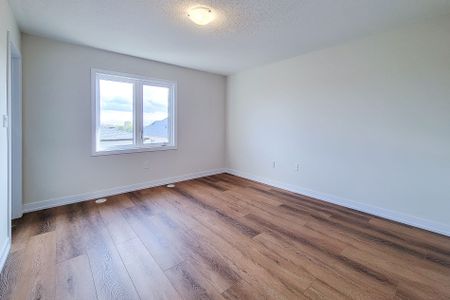 For Lease - 1364 Kaniv Street, Oakville, Ontario - Photo 2