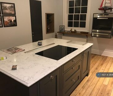 2 bedroom penthouse to rent - Photo 3