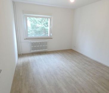 *** 2 Zimmer-EG-Wohnung, bereits modernisiert mit Wohnküche! *** - Photo 1