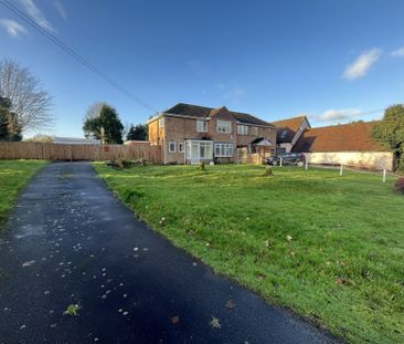 St.PetersLane, Bickenhill, SOLIHULL - Photo 4