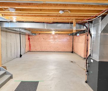 For Lease - 1260 Mccron Crescent, Newmarket, Ontario - Photo 5