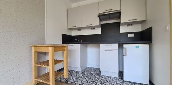 Appartement 1 pièces 27m2 REIMS 553 euros - Photo 2