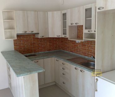 Pronájem bytu 1+kk, 35m2, PZ - Jesenice, nový, parkovací místo - Fotografie 2