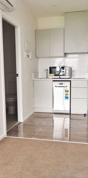 Studio living! - Photo 1