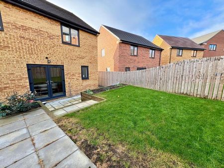 4 bedroom detached house to rent - Photo 4