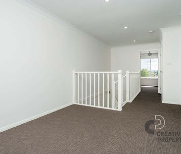 Modern Three Bedroom Townhouse - Photo 2