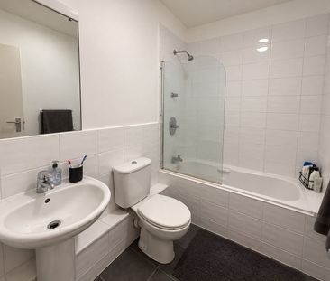 1 Bed Flat, Wandsworth Road, SW8 - Photo 6