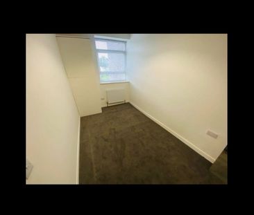 2 Bed Terraced House, St. Johns Lane, BS3 - Photo 3