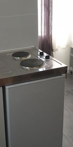 STUDIO 21 m² en rez -chaussée secteur Paix ,bus devant, au calme. - Photo 4