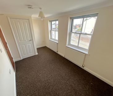 2 bedroom maisonette to rent - Photo 2