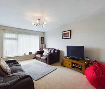 2 bedroom detached bungalow to rent - Photo 2