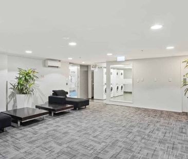 Fully Furnished Urban Lifestyle - Photo 2