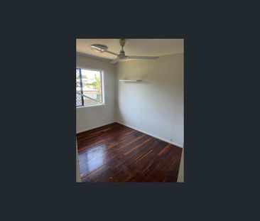 1/111 Rodboro Street, Berserker, Qld 4701 - Photo 2