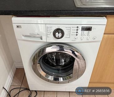 2 bedroom flat to rent - Photo 4