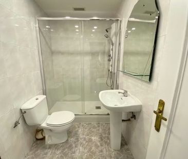 Calle de la Garceta, Madrid, Community of Madrid 28019 - Photo 4