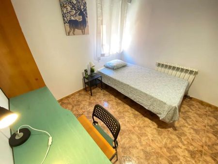 Calle de Graena, Madrid, Community of Madrid 28041 - Photo 4