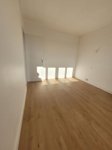 Location Appartement 2 pièces 51m² CAMBRAI 59400 - Photo 4