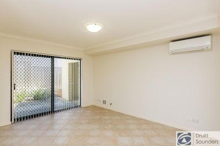 Townhouse in sought-after Innaloo location! FIRST HOME OPEN SATURDAY 21 FEBRUARY AT 9.00AM SHARP! - Photo 2