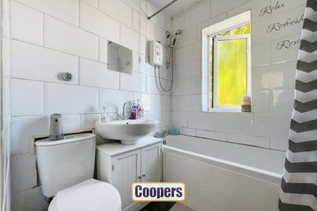 3 bedroom terraced house to rent - Photo 4