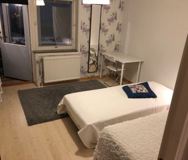Åkaregatan, Västra Frölunda - Photo 1