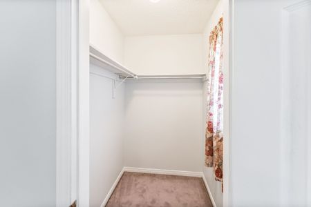 For Lease - 36 Bowler Street, Aurora, Ontario - Photo 5