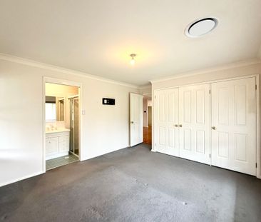 Beautiful Family Home - Photo 5