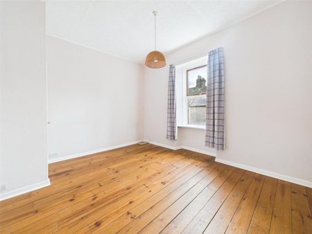 4 bedroom apartment to rent - Photo 3