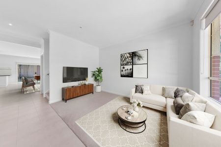 Stylish & Spacious Family Home Opposite Stony Hill Creek - Photo 3