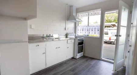 2 Bedroom - Newly Renovated - Riccarton - Photo 2