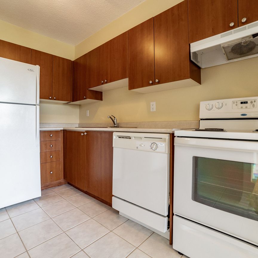 For Lease - 3501 Glen Erin Drive Unit# 311, Mississauga, Ontario - Photo 1