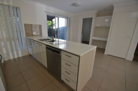 Lovely 3 Bed Townhouse for Rent - Photo 4