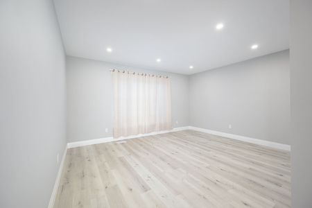 For Lease - 25 White Owl Crescent, Brantford, Ontario - Photo 2