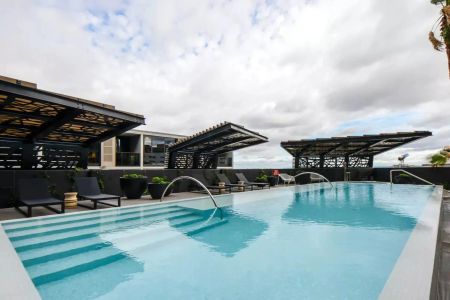 Stylish One Bedroom Apartment in the Sought After North Complex - Photo 5