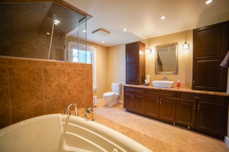 For Lease - 4046 Main Street, Niagara Falls, Ontario - Photo 5