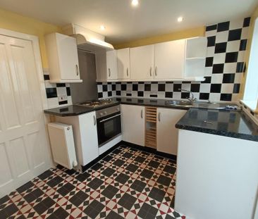 2 bedroom terraced house to rent - Photo 5