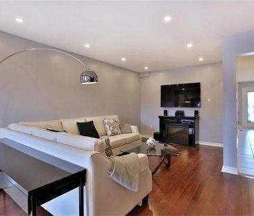 For Lease - 344 Riverstone Drive, Oakville, Ontario - Photo 2