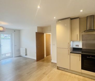 Raven Drive, Maidenhead - Photo 4