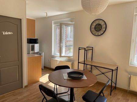 LUMINEUX STUDIO loué meublé et équipé - Photo 3