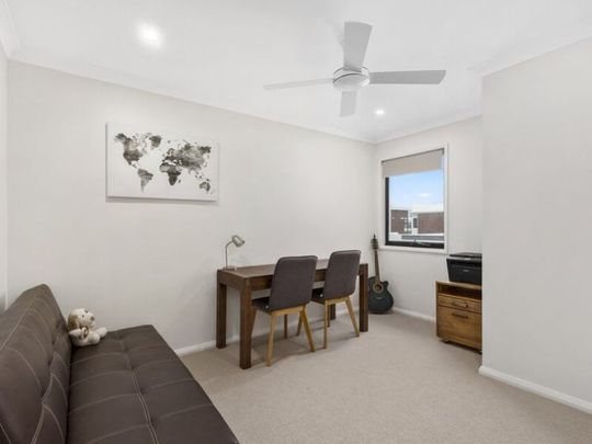 Townhouse in Cova Estate - Pool & Gym Facilities - Photo 1